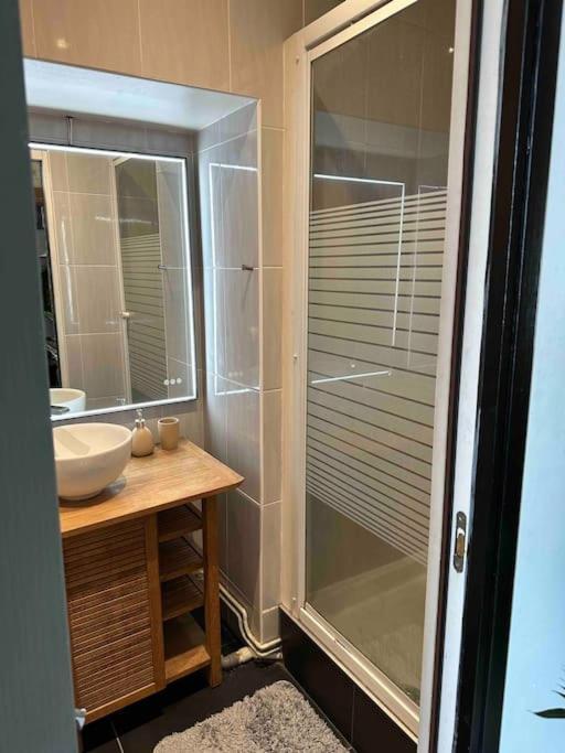 L'Atypique Apartment Дижон Екстериор снимка